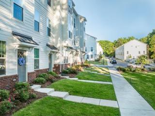 Luxe King 3BR Townhouse Mins to Uptown CLT - 8