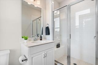 Luxe King 3BR Townhouse Mins to Uptown CLT - 7