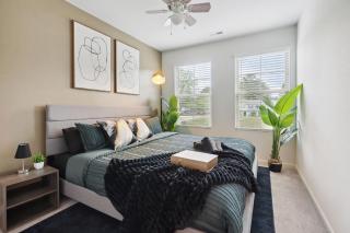 Stylish King 3-Bed Townhome Minutes to Cary & NC State - 7