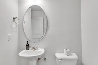 Upscale King 3BR Townhouse Mins to Cary & NC State - 4
