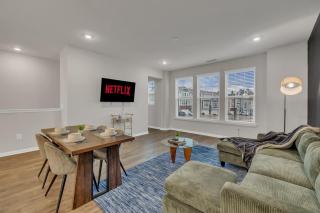 Luxe King 4 BR Townhouse Mins to Dwtn Durham - 5