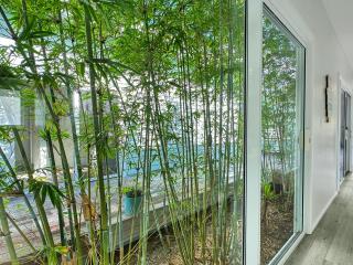 South Stradbroke Island Waters 4 bed, 3 bath, 10 guests, private beach & pontoon - 3