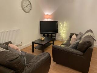 2 Bed Deluxe Apartment, City Centre, Allocated Parking, Fast WiFi by Opulent Stays - 0