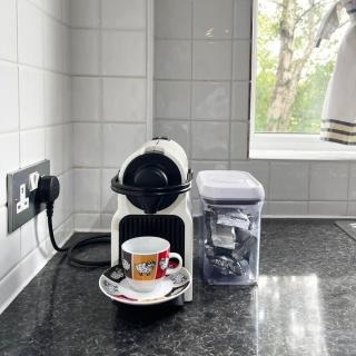 2-Bed Apartment Near ExCeL - Free Parking & WiFi - Ideal for Families, Business & Leisure - London - 2