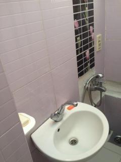 Centrally Located Fully Equipped Cairo Flat - 4