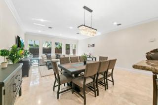 Lux Home with Rooftop & Elevator 2mi to Beach - 2