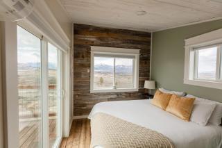 Modern Tiny House With Spectacular Views - 0