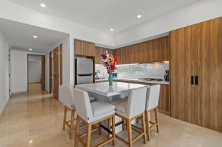 Magnificent view from the floor 26 - 2