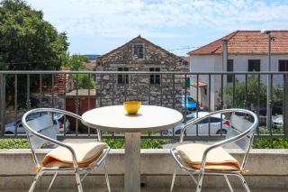 Apartments with parking space Vodice - 24808 - 2