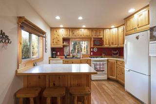 Cattle Drive Cabin And Bunk House - 9