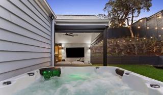 Hamptons Hideaway on Becket - 7