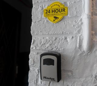 Chambre de luxe MADRID a LIEGE Sale de bain privée 1er étage check in autonome cuisine partagée - 3