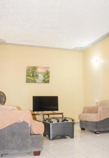 Oceanview 2BR Getaway 3min Beach 5min Airport - 4