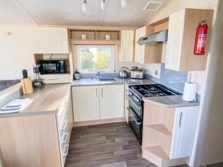 Gold Sierra - Uk41942 - Llanddulas - 3