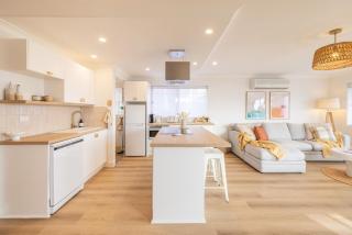 Bay Getaway, 1, 65 Ronald Ave - recently renovated unit water views - Shoal Bay - 6