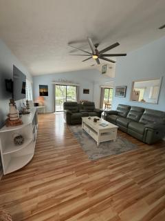 Sun Kissed Tree House - 7