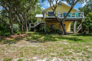Sun Kissed Tree House - 6