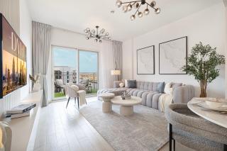 DVH Luxe Retreats 1BR Yas Island by Ferrari World and Yas Mall - Yas Island - 0