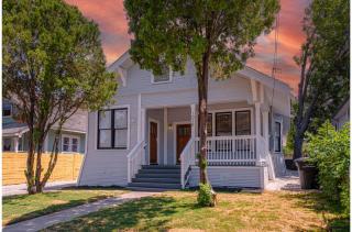 3BR3BA Urban Escape Just Minutes From Downtown - 8