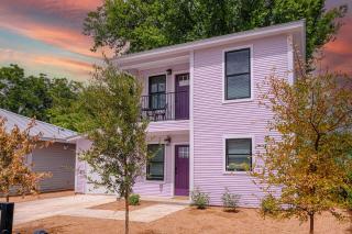 Stylish Stay with Unforgettable Downtown Views - 8