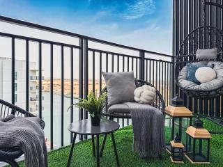 DVH Luxe Retreats 1BR Yas Island by Ferrari World and Yas Mall - Yas Island - 6