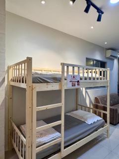 Metrocity Square Condominium 3R2B - 8 Pax - 5