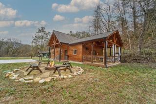 Top Rated Cabin for Couples/Family - Outdoor Space - 5