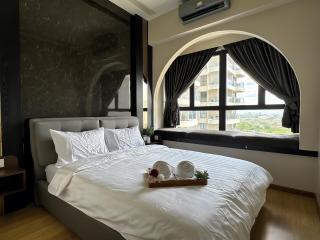 Danga Bay The Lexus Seaview 3BR 8Pax Balcony by Our Stay - Johor Bahru - 7