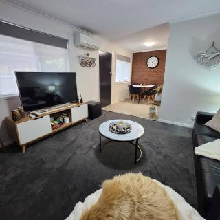 LBarza Private 1BR Serviced Apartment CBD - 6