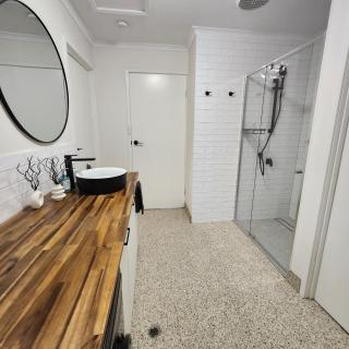 LBarza Private 1BR Serviced Apartment CBD - 1