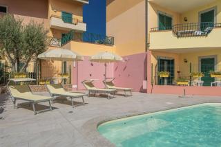 Quaint Residence I Mirti Bianchi Bilo 4 1 bedroom apartments sleeps 4 - 5