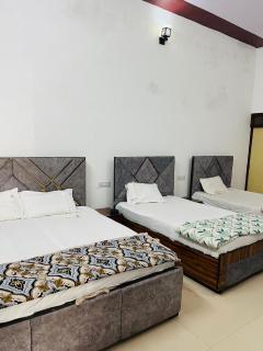 New Monty palace inn - 2