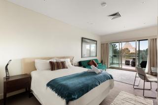 Views of Botanic Gardens - Parking Available - 9