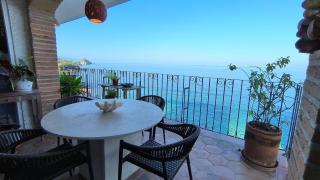 Studio on the beach and beautiful sea view - 0