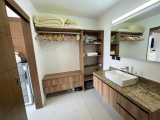 Condo with beautiful view and pool - 1