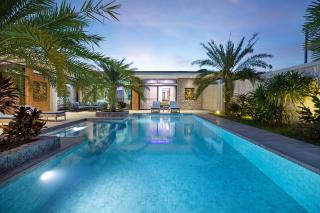 Pattana Sun Villa - Modern 4 Bedrooms Villa with Pool - 0