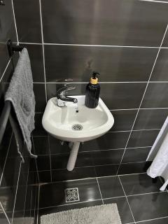 Modern Sarajevo Apartment - 9