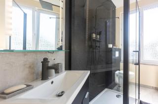 Chambre New York à Liège Moderne avec salle de bain privée spacieuse, check in autonome, 2eme etage - 3