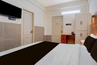 Super Townhouse Green Field Stadium Karyavattom - 9