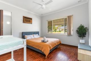 Charming Cloverdale Getaway - 9
