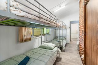 Charming Cloverdale Getaway - 2