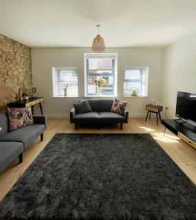 High Street Apartment - 3