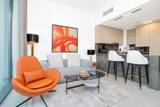 Escape24 Brand New 1BR with City View near Burj Khalifa - 1