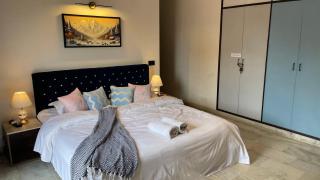 Taj Waves - Royal Pool Paradise Retreat - 3