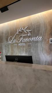 Hotel La Favorita - Tirana - 9