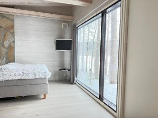 Private High Quality Suite by the Lakeside - 7