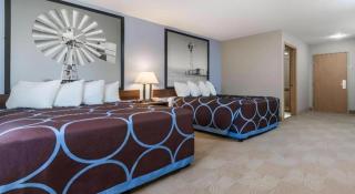 Super 8 By Wyndham Beloit - 5