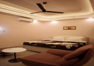 Hotel Parth Praradise & Banquet - Nilmatha - 3