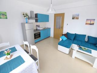 Apartments Kapetan - Comfort Studio Apartment with Terrace - 4