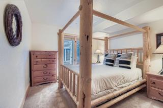 402 Timber Escape at Chapparal! Relaxing Deer Valley Condo with Hot Tub! Close to Skiing & Hiking! condo - 1